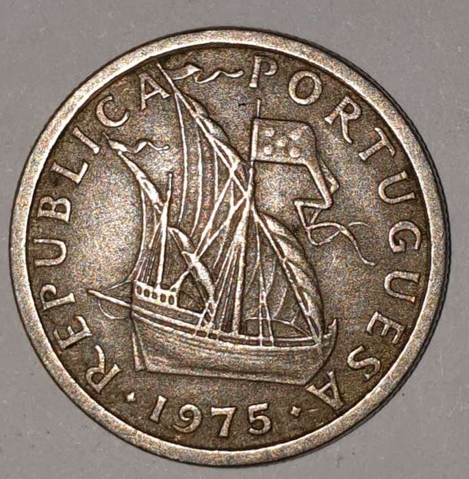 1975 - 2.5 ESCUDOS - 2$50 - 2 1/2 - PORTUGAL - PORTUGUESA - KM#590 - COPPER-NICKEL - PORTUGUESE